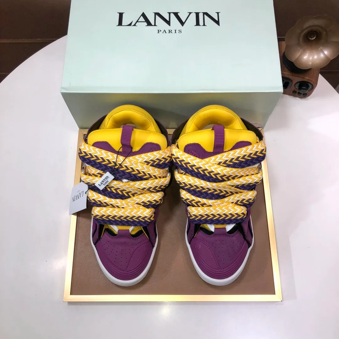 Men's men's shoes💰820💰[LANVIN] The latest lace-up fashionable casual couple sneakers, high-quality CLAY couple series‼ ️ The latest trendy products of the season 🌈Many bloggers have planted grass and purchased the original open-mold customization. The upper and outsole are sewn with mark threads without edge sealing. A variety of material splicing combination design. Very versatile for fashionable and casual wear. Comfortable on the feet. Self-recommended. Upper cowhide + cow suede + breathable mesh lining. Foot-padding cowhide. Exclusive original open-mold clear logo rubber outsole ⚠️Couple standard size 36-40 for women and 38-44 for men.